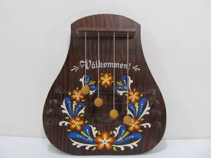 lot 73 image: Vintage Swedish Hand Painted Door Harp String Instrument