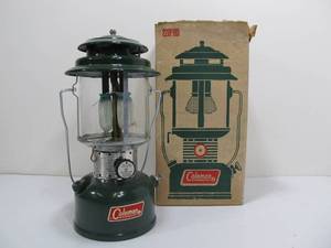 lot 83 image: Mint Condition Vintage 1970 COLEMAN Model 220F Lantern wBox