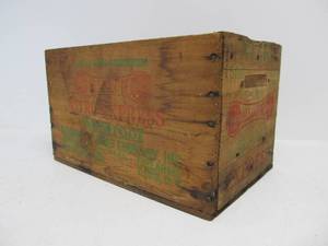 lot 17 image: Old Vintage Wood REMINGTON Kleanbore Ammo Crate
