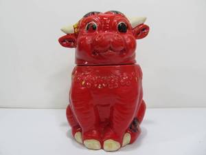 lot 21 image: Vintage 1950s Ceramic Ferdinand The Bull Red Cookie Jar