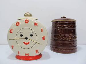 lot 44 image: Pair of Vintage Mid Century Cookie Jars