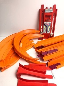 lot 326 image: Large Lot of Vintage Hot Wheels Track - Approx 40 - 24 Sections