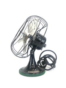 lot 331 image: Nice Vintage Industrial Black General Electric Desk Fan