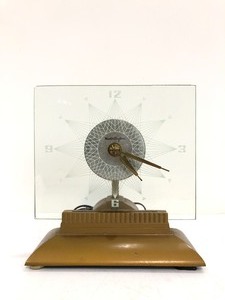 lot 86 image: Mid Century Mastercrafters Starlite No. 146 Atomic Style Clock