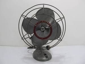 lot 129 image: Vintage Industrial Westinghouse 2-Speed Desk Fan