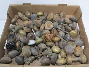 lot 142 image: LARGE Lot of Assorted Antique Victorian Door Knobs