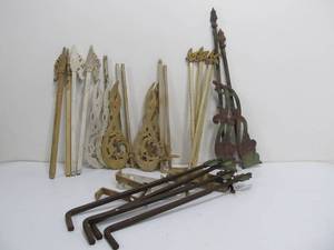 lot 143 image: Group of Vintage & Antique Extending & Swing Arm Curtain Rods