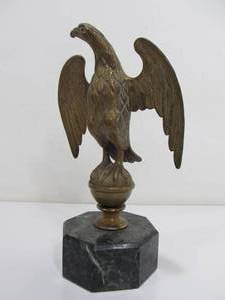 lot 145 image: Old Vintage Brass Flagpole Finial Brass Eagle on Marble Base