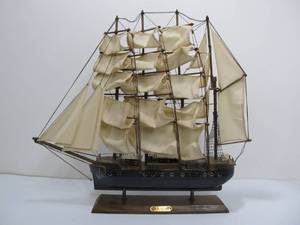 lot 176 image: Pamir Nautical Ship Model Display