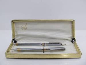lot 190 image: Unused Vintage SINGLETON Pen & Mechanical Pencil Set wCase