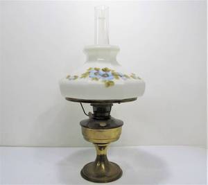 lot 253 image: Excellent Antique Brass ALADDIN Model 23 Oil Lamp wHand Painted Glass Shade