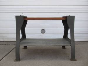 lot 200 image: Heavy Duty Vintage Industrial Machine Table Base