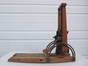lot 210 image: Antique Hand Crank Barn Beam Post Drill