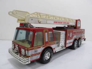 lot 215 image: NYLINT Metal Sound Machine Fire Engine