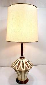 lot 28 image: Vintage Mid Century Quartite Creative Corp. Atomic Genie Lamp
