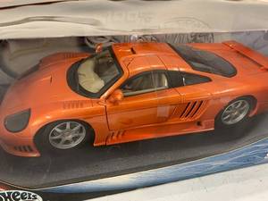 lot 344 image: Hot Wheels Diecast Metal Saleen S7