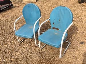 lot 6 image: Vintage Pair BlueWhite Pressed Steel Lawn Chairs
