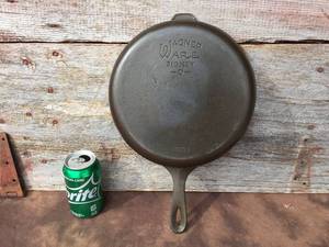 lot 20 image: Vintage WagnerWare 8 Deep SkilletChicken Fryer Pan