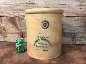 lot 21 image: Antique Buckeye Pottery Co #6 Saltglaze Crock