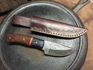 lot 46 image: Damascus Steel Hunting Knife with Leather Sheath