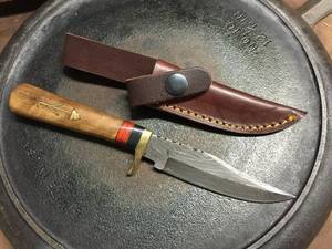 lot 47 image: Damascus Steel Hunting Knife with Leather Sheath