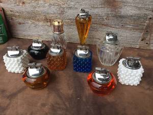 lot 59 image: 10 Vintage Glass TableDesk Lighters