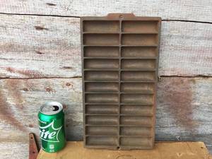 lot 64 image: Vintage Cast Iron GemFrench RollBread Pan