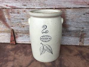 lot 70 image: Antique Union Stoneware #2 Birch Leaf Butter Churn