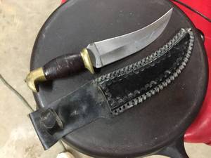 lot 85 image: Vintage Look Curved Double Edged Hunting Knife with Sheath