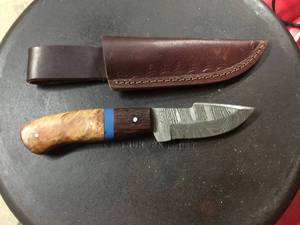 lot 86 image: Damascus Steel HuntingSkinning Knife with Sheath