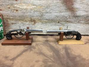 lot 102 image: 2 Vintage Duelling Pistol TableDesk Lighters with Stands
