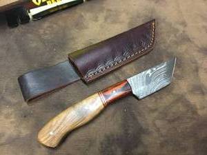 lot 120 image: Damascus Steel hunting Knife with Leather Sheath