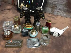 lot 148 image: 10 Vintage TableDesk Lighters , Plus