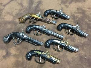lot 149 image: 7 Vintage Duelling Pistol TableDesk Lighters