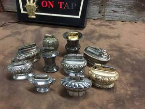 lot 152 image: 10 Vintage Metal TableDesk Lighters