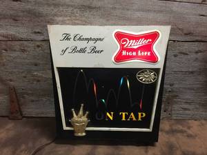 lot 154 image: Classic 1960 Miller High Life on Tap Motion Beer Light
