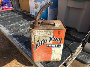 lot 158 image: Vintage Auto-King 2 Gallon Motor Oil Can