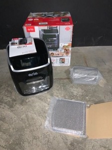 lot 29 image: ARIA 10 QT. BLACK AIRFRYER WITH RECIPE BOOK. SEE PICTURES