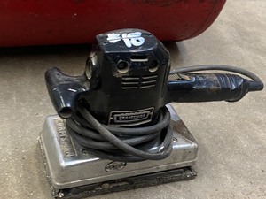lot 18 image: 10-Gallon Portable Air Tank