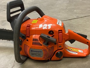 lot 25 image: Husqvarna 450 Rancher Chainsaw With Bar & Chain