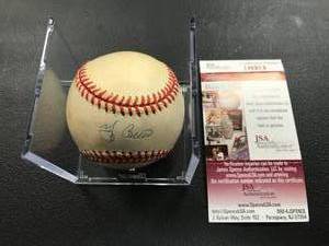 Yogi Berra Autographed Baseball ( JSA Authentication )