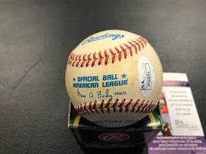 Yogi Berra Autographed Baseball ( JSA Authentication )