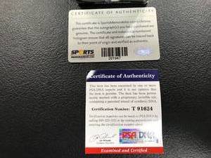 Joe Mauer Autographed baseball ( PSA authentication )