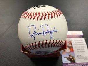 Brian Dozier Autographed Baseball ( JSA authentication )
