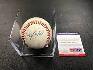 Kirby Puckett Autographed Baseball ( PSA Authentication )