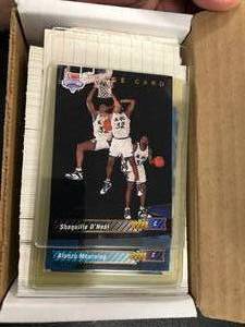 1992-93 Upper Deck Basketball Set with shaq rookie ( see photos for details )