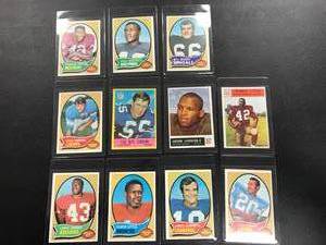 Lot of 11 Vintage Football Cards ( see photos for details )