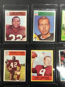 Lot of Vintage Football Cards ( see photos for details )