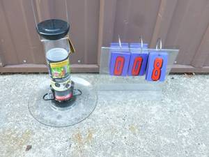 Droll Yankee vertical bird feeder. As shown.