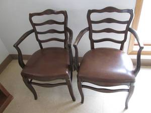 (2) Vintage Dining Chairs Good Sha...